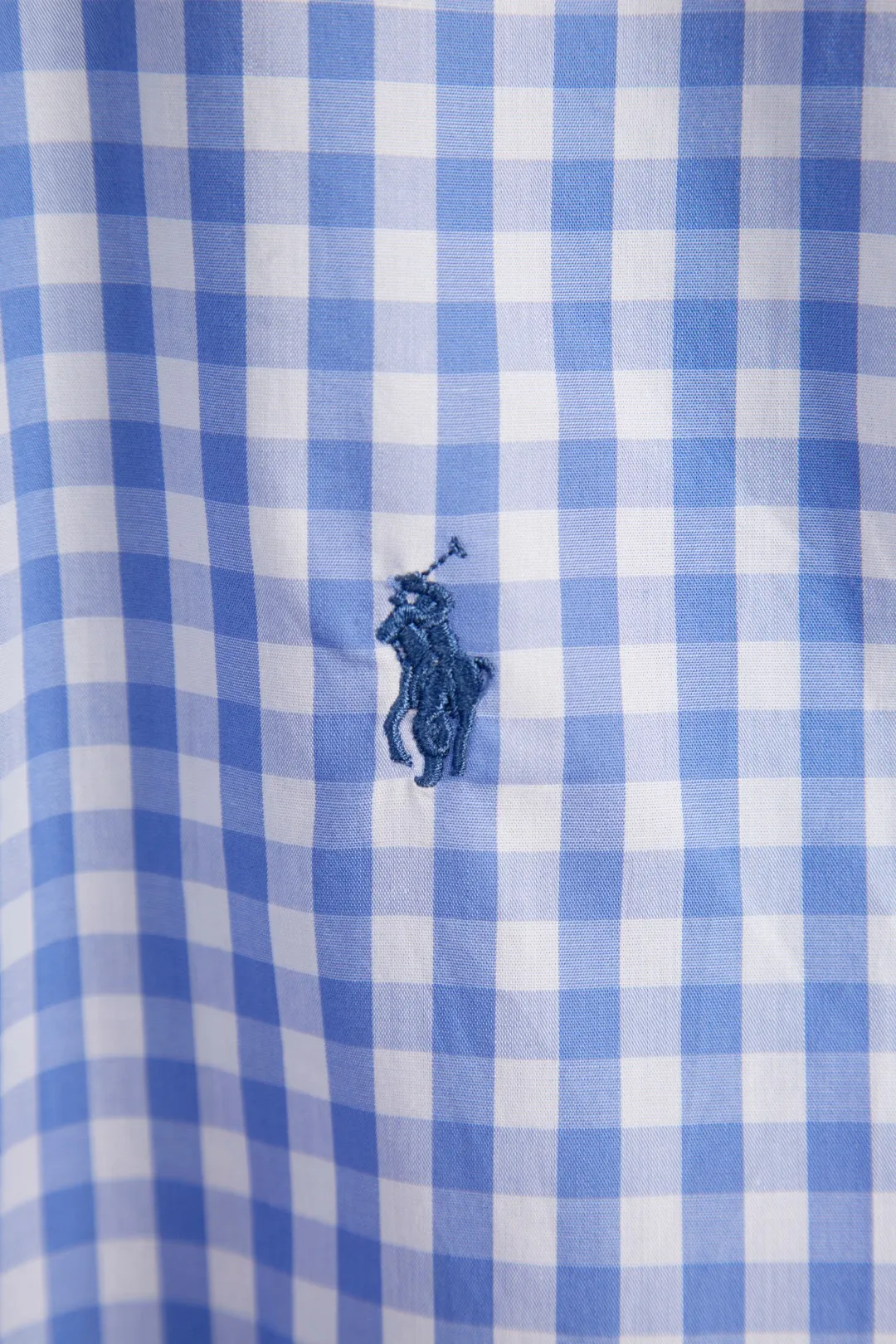 P240 Actual photo [Evergreen for all seasons] Style number: 25120# (on sale all year round) Color: light blue Size: S to XL - Ralph Lauren/Ralph Lauren 2025SS Four seasons commuting style poplin cotton casual color 0.8 check blue checkered blue label long-sleeved shirt - 100% restored workmanship. The entire garment is covered with seams and clean edges. The upper back has been reorganized for a better fit. ✅ - 100% cotton poplin cotton feels smooth. Pre-car washing treatment makes the yarn tighter ✅ - Custom-dyed original pearlescent white buttons with different sizes ✅ - Special shaped chiffon foil is included in the collar door tube, which is not easy to deform and pull ✅ - RL refreshing plaid shirt is more naughty and colorful than the simplicity of the solid color shirt. It can be salty or sweet. Daily travel and travel, the production rate is very high